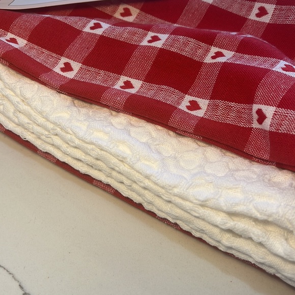 Cupcakes & Cashmere Valentine’s Towels Hearts and Plaid Set of 4 NEW - Picture 4 of 5